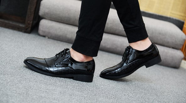 Elegant Patterned Men's Pointed Business Dress Shoes - Premium Leather