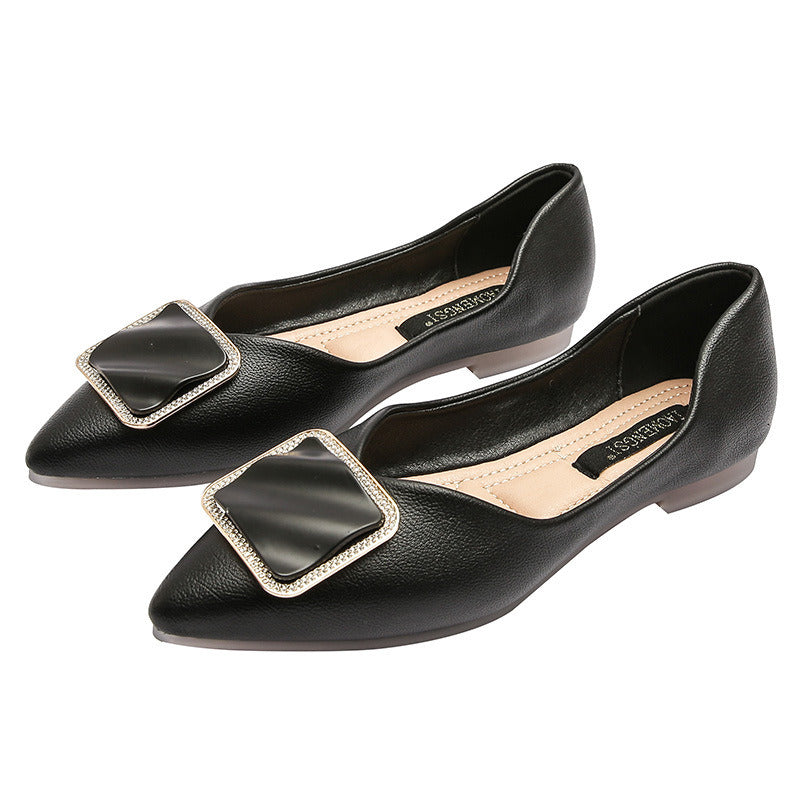 Women's flat shoes; large pointed fashion women's shoes